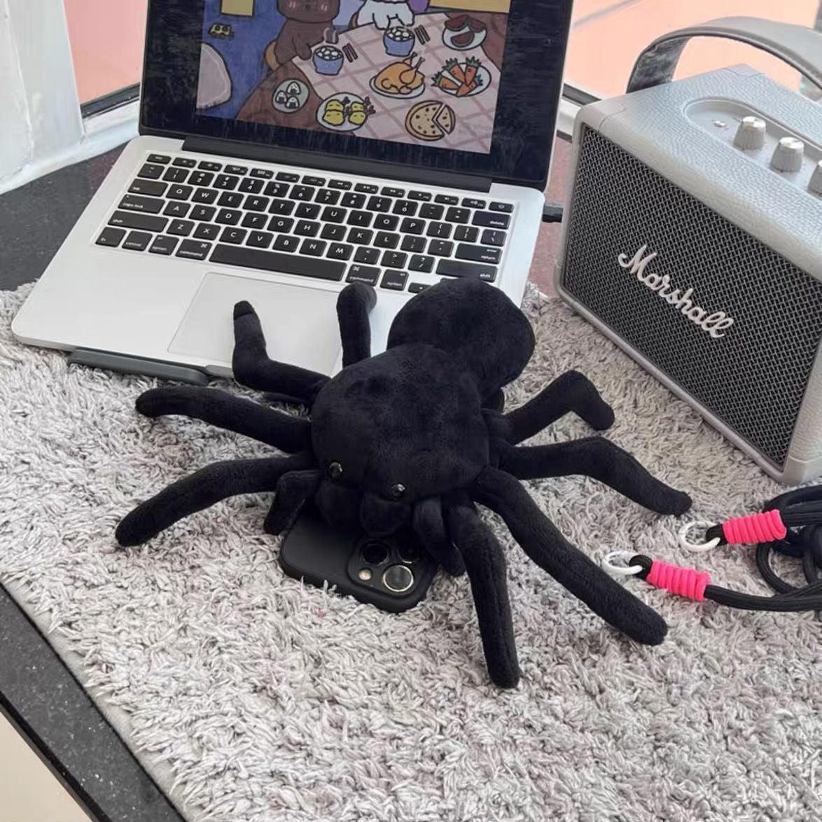Spider Plush Phone Holder Stand for iPhone - Cute Desk Accessory