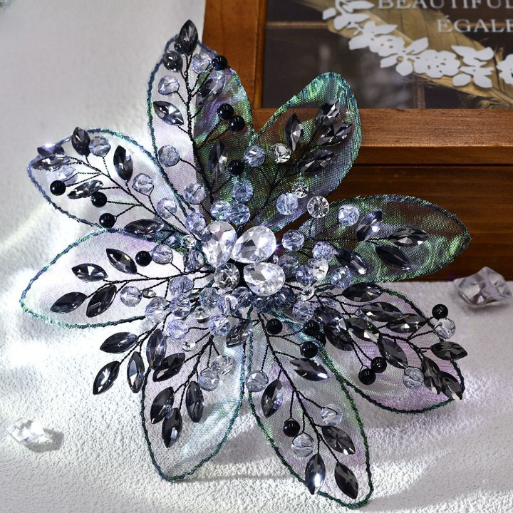 Crystal Rhinestone Hairpin ā Bohemian Flower Hair Clip for Brides & Parties