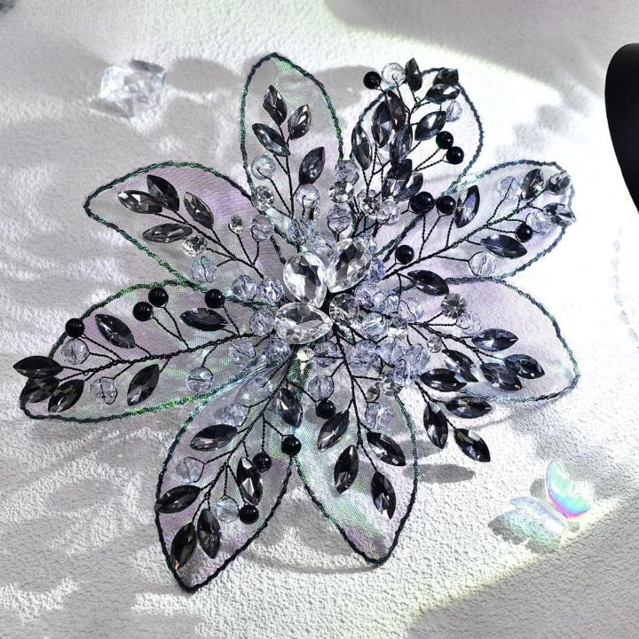 Crystal Rhinestone Hairpin ā Bohemian Flower Hair Clip for Brides & Parties