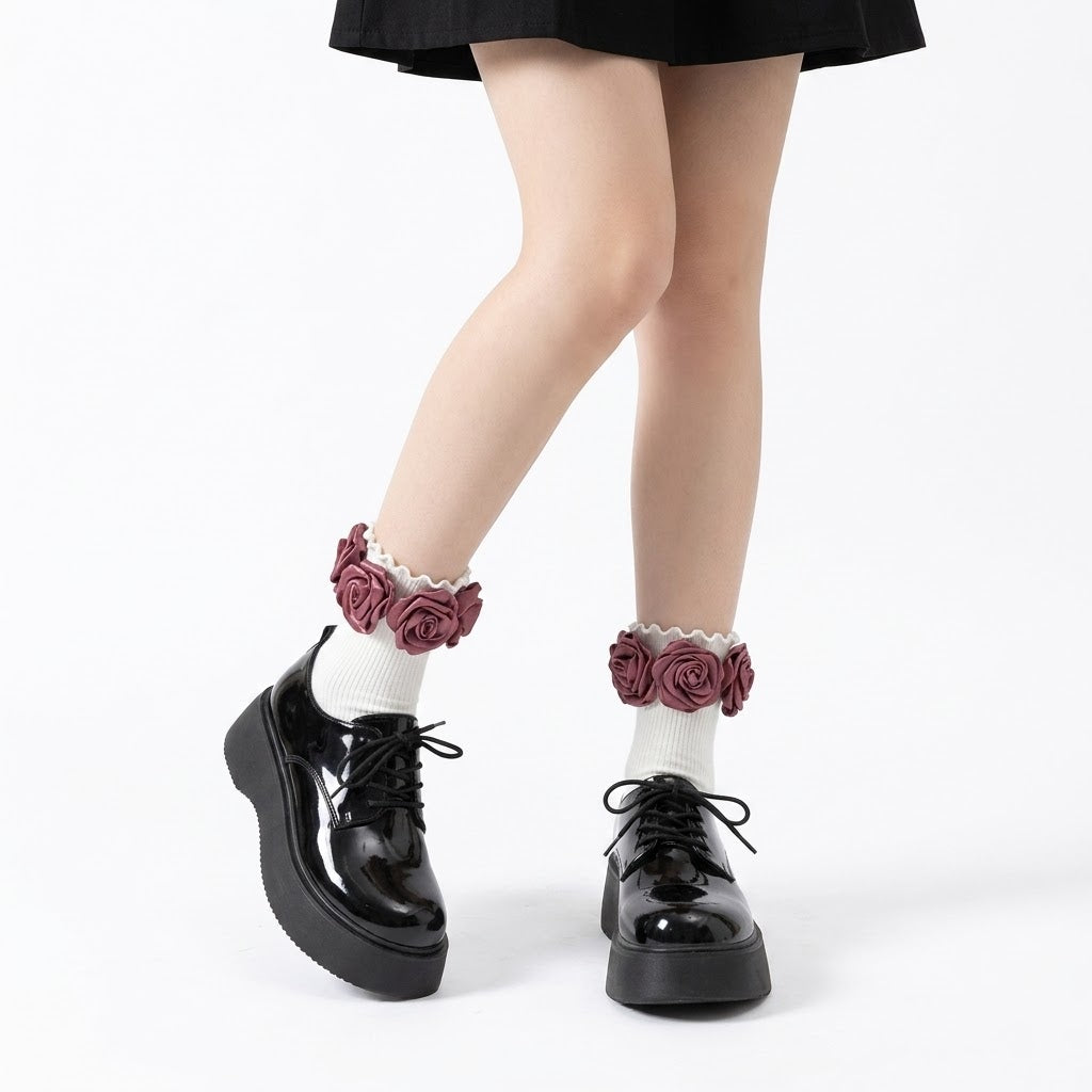 Flower Socks – Black & White Ankle Socks with 3D Rose Embroidery, Cute Vintage Korean Style