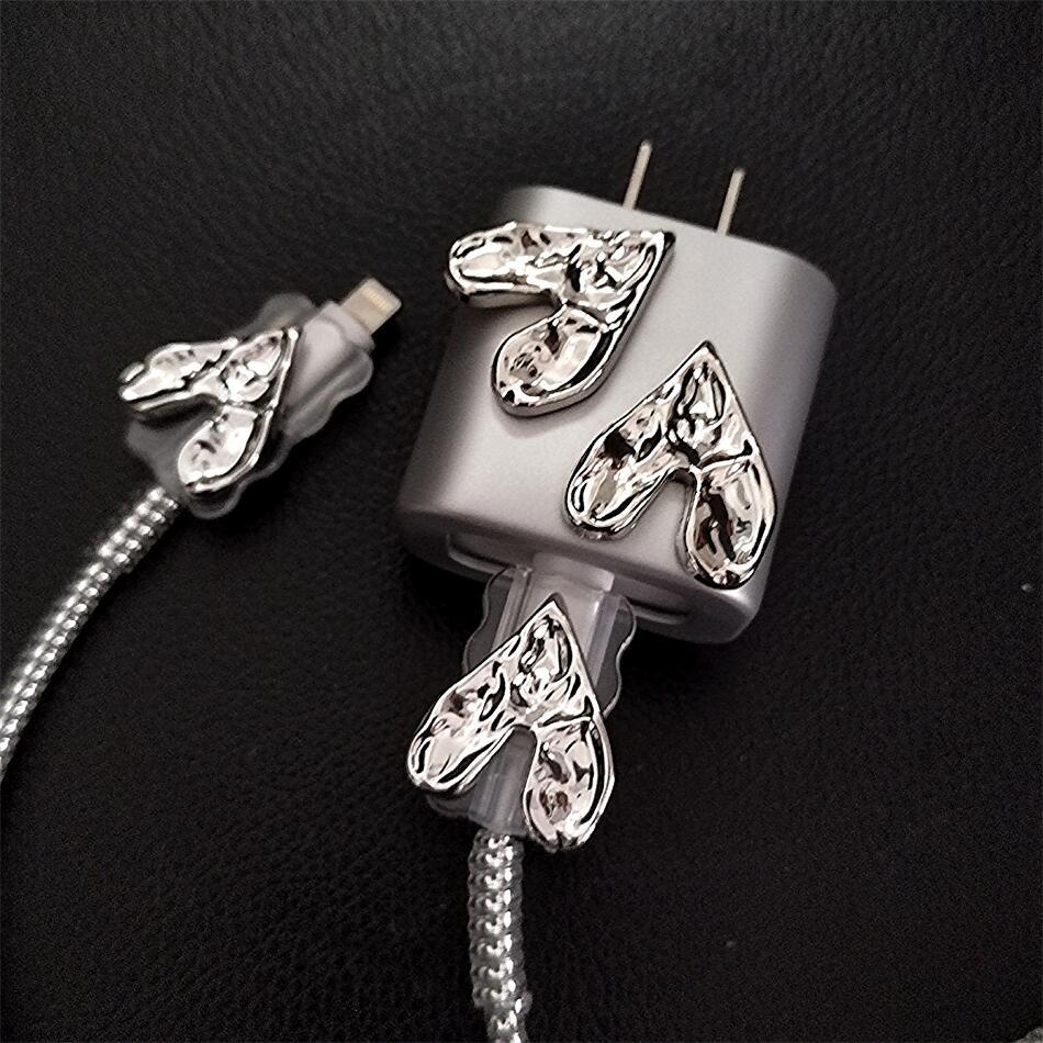 iPhone 20W Charger Case with Wrinkled Heart Design – Full Protection & Stylish Charging Cable