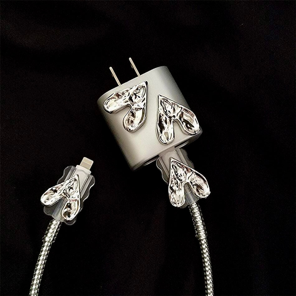 iPhone 20W Charger Case with Wrinkled Heart Design – Full Protection & Stylish Charging Cable