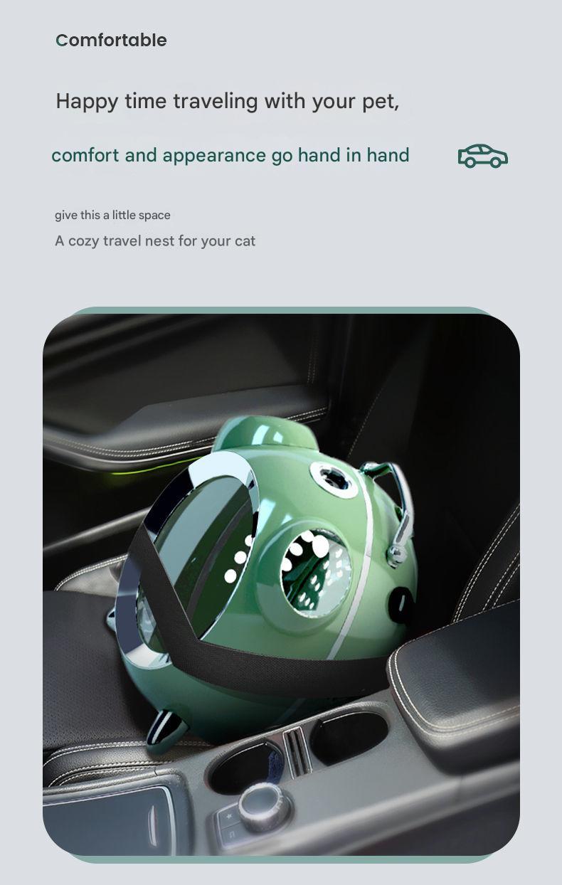 Green pet travel nest in a car console with text about comfort and appearance.