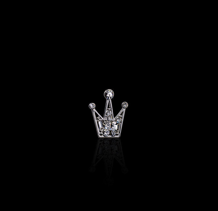 Royal Crown Brooch Pin – Luxury Crystal Lapel Pin (Pointed Crown)