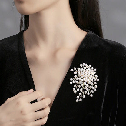 Luxury Handmade Pearl Flower Brooch – Elegant Bridal & Party Jewelry Pin