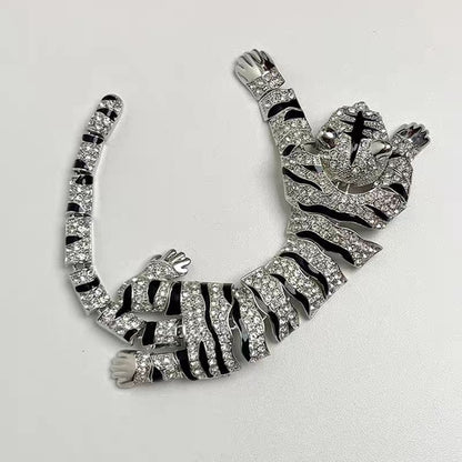 Luxury Tiger Crystal Brooch Pin – Rhinestone Animal Jewelry for Women & Men
