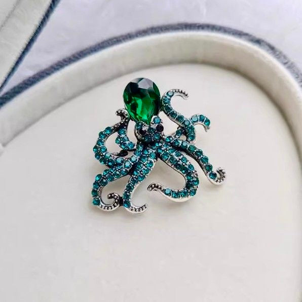 Crystal Octopus Brooch – Ocean-Inspired Statement Pin