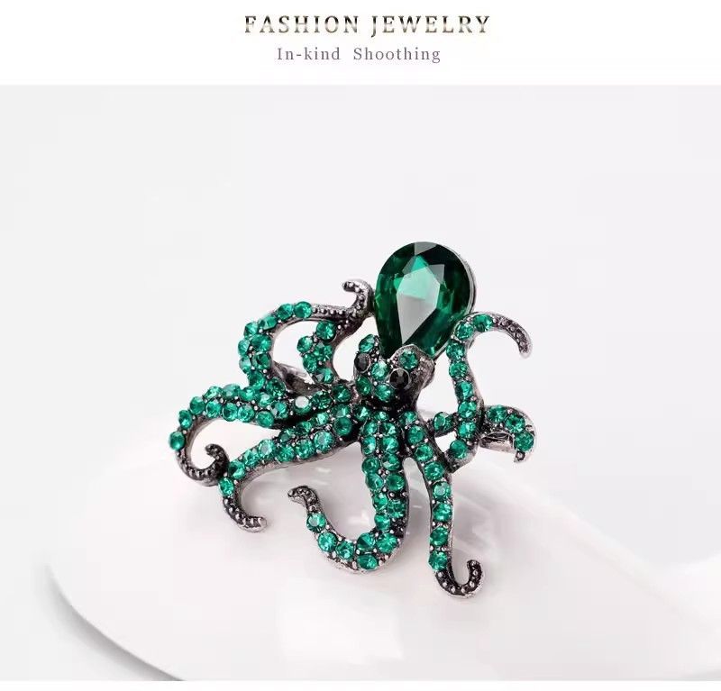 Crystal Octopus Brooch – Ocean-Inspired Statement Pin