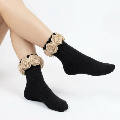 Flower Socks – Black & White Ankle Socks with 3D Rose Embroidery, Cute Vintage Korean Style