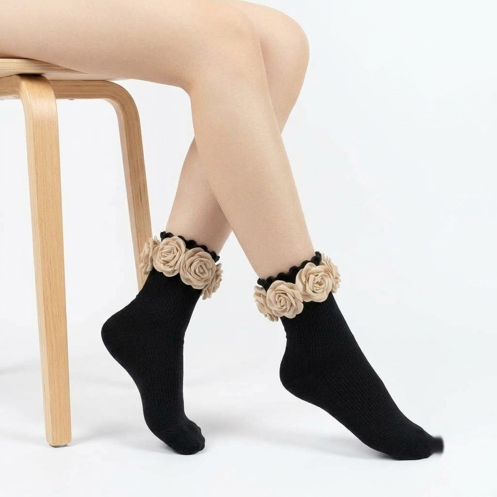 Flower Socks – Black & White Ankle Socks with 3D Rose Embroidery, Cute Vintage Korean Style